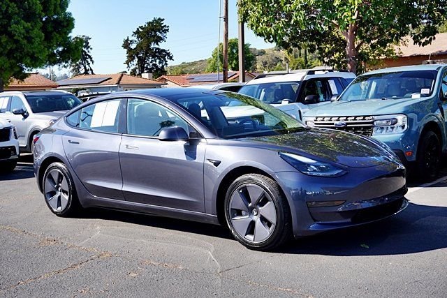 Used 2023  Tesla Base image 5
