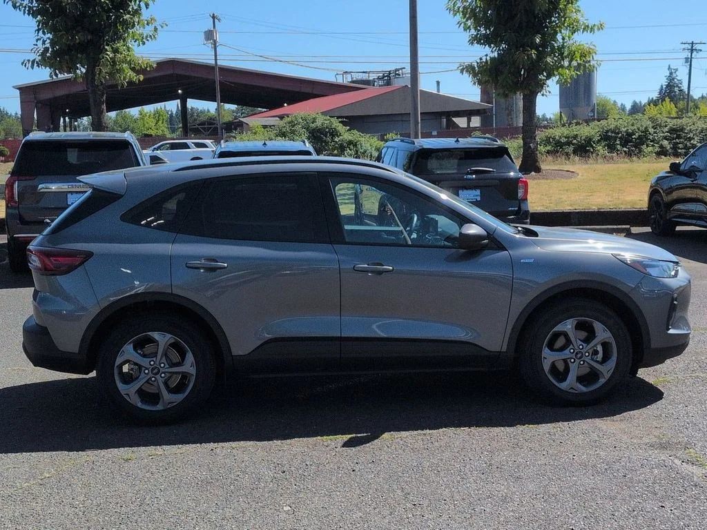 Used 2025 Gray Metallic Ford ST-Line image 6