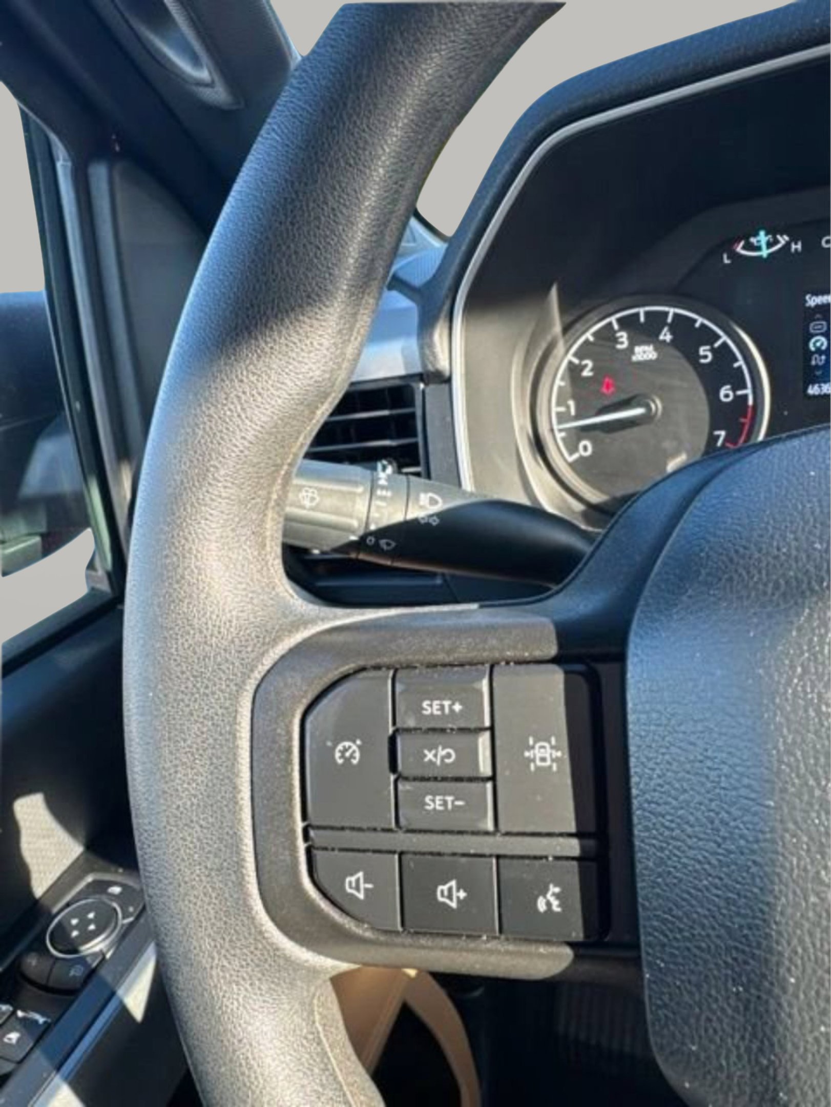 Used 2023 Race Red Ford XLT image 19
