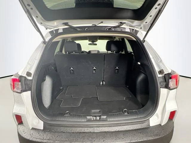 Used 2020 Oxford White Ford SE image 26