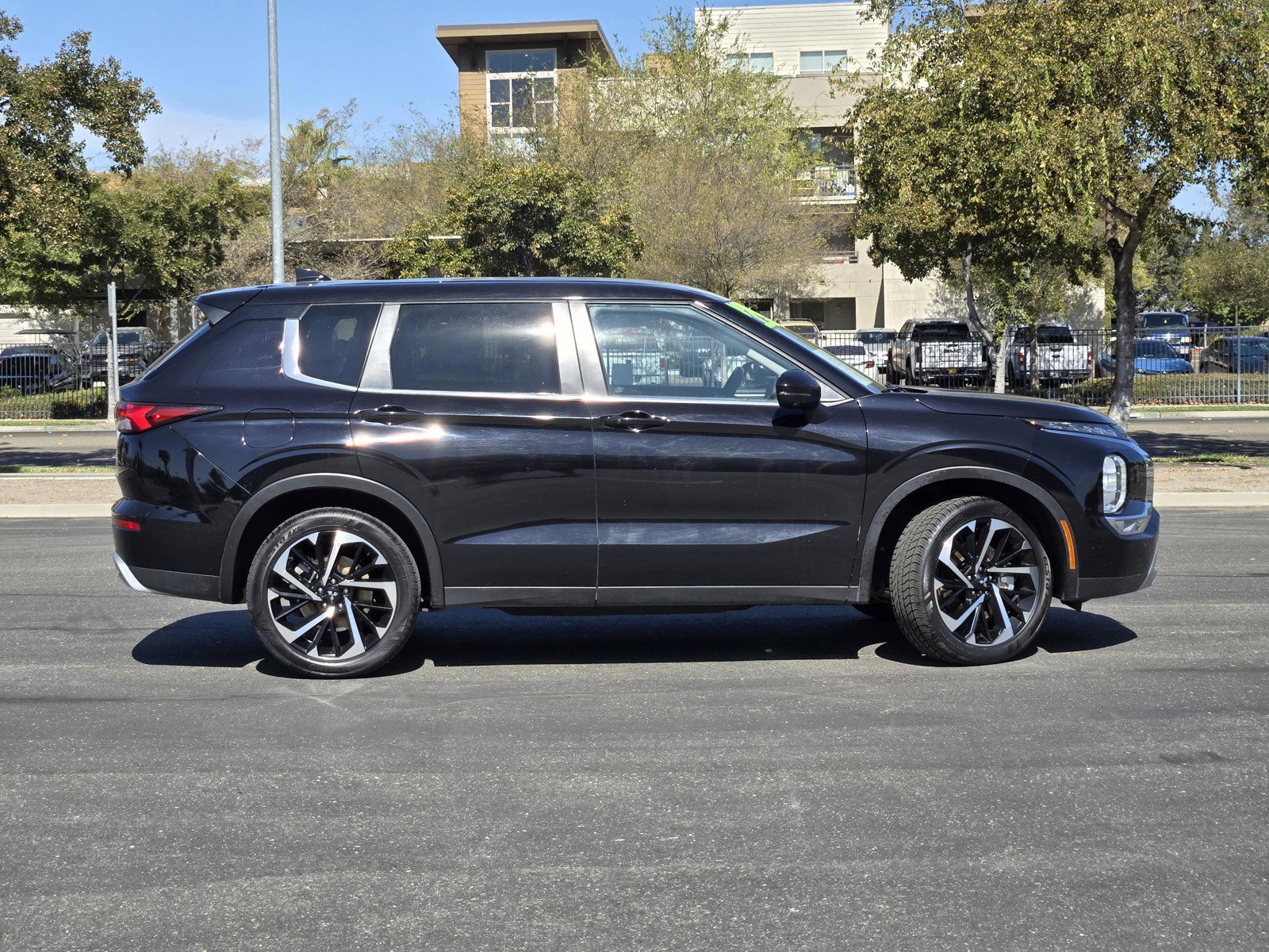 Used 2024 Black Mitsubishi  image 3