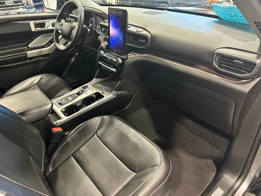 Used 2023 Gray Ford Limited image 35
