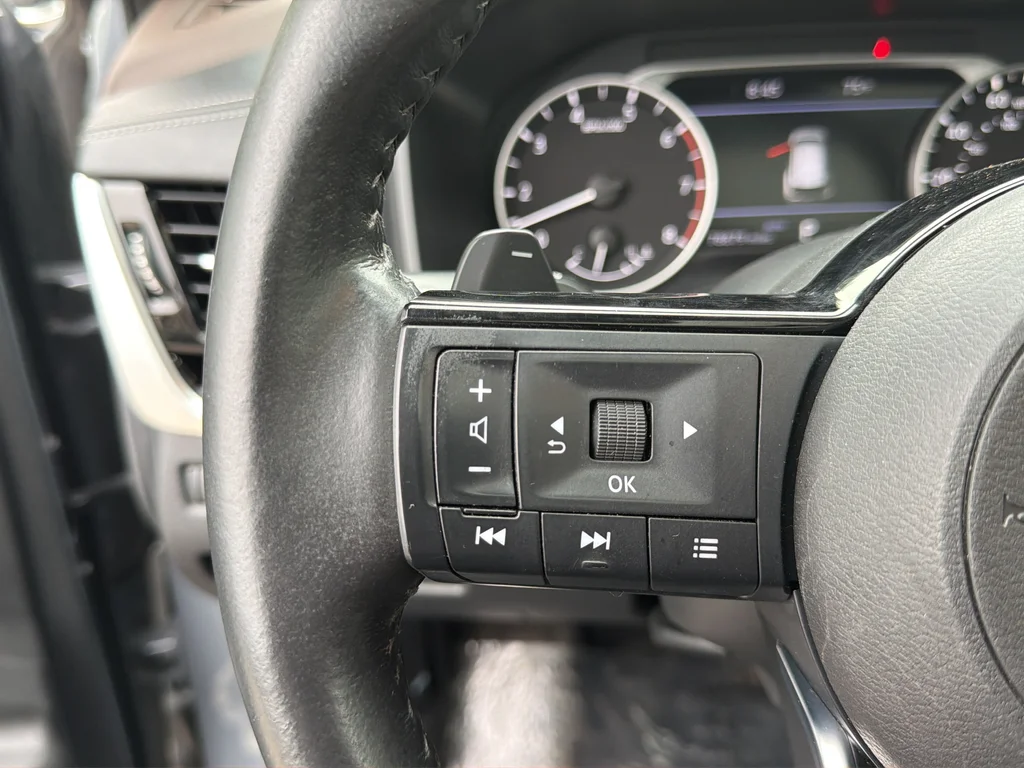 Used 2023 Gray Nissan SL image 36