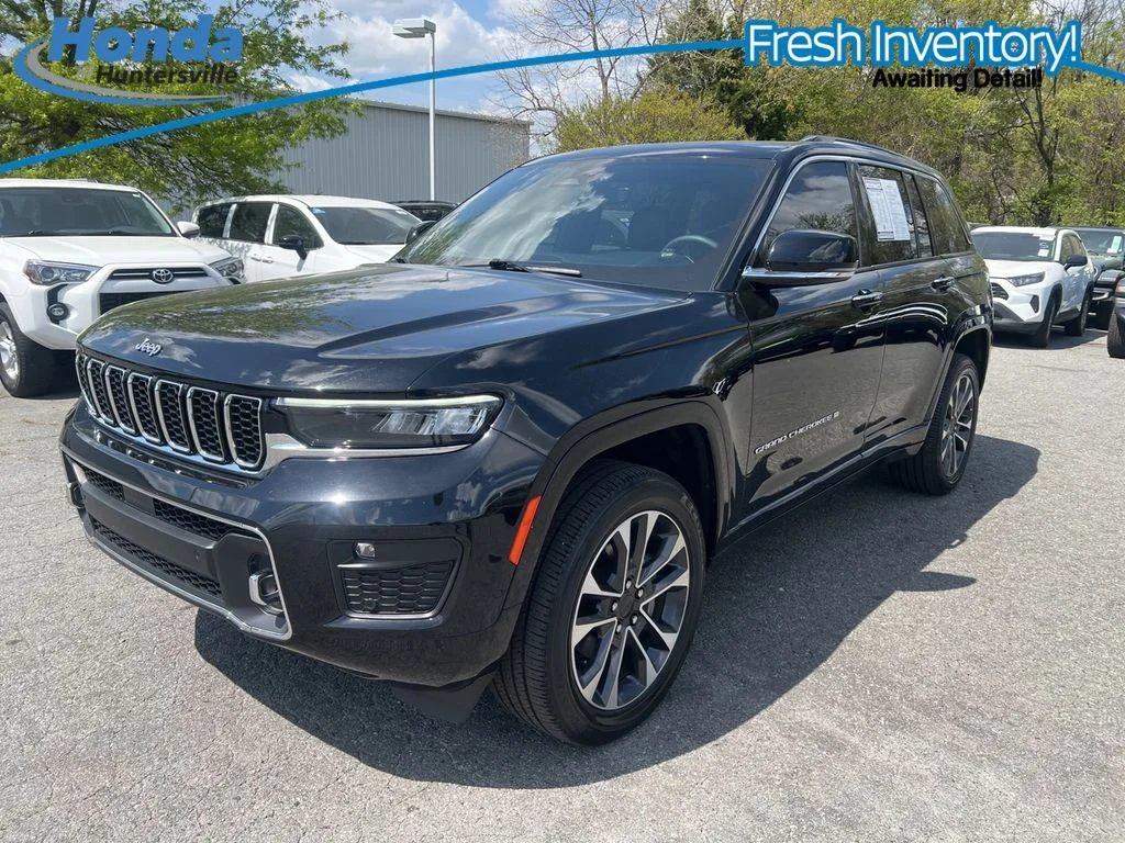 2023 Jeep Grand Cherokee Overland 4x4's photo