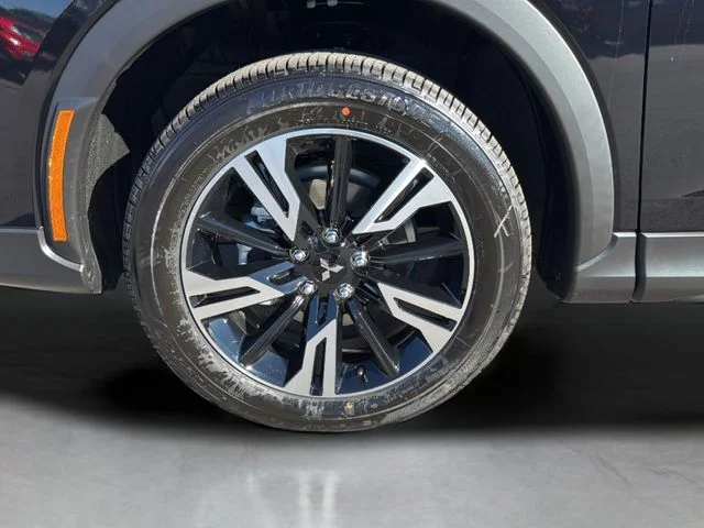 New 2026 Black Mitsubishi SE image 13