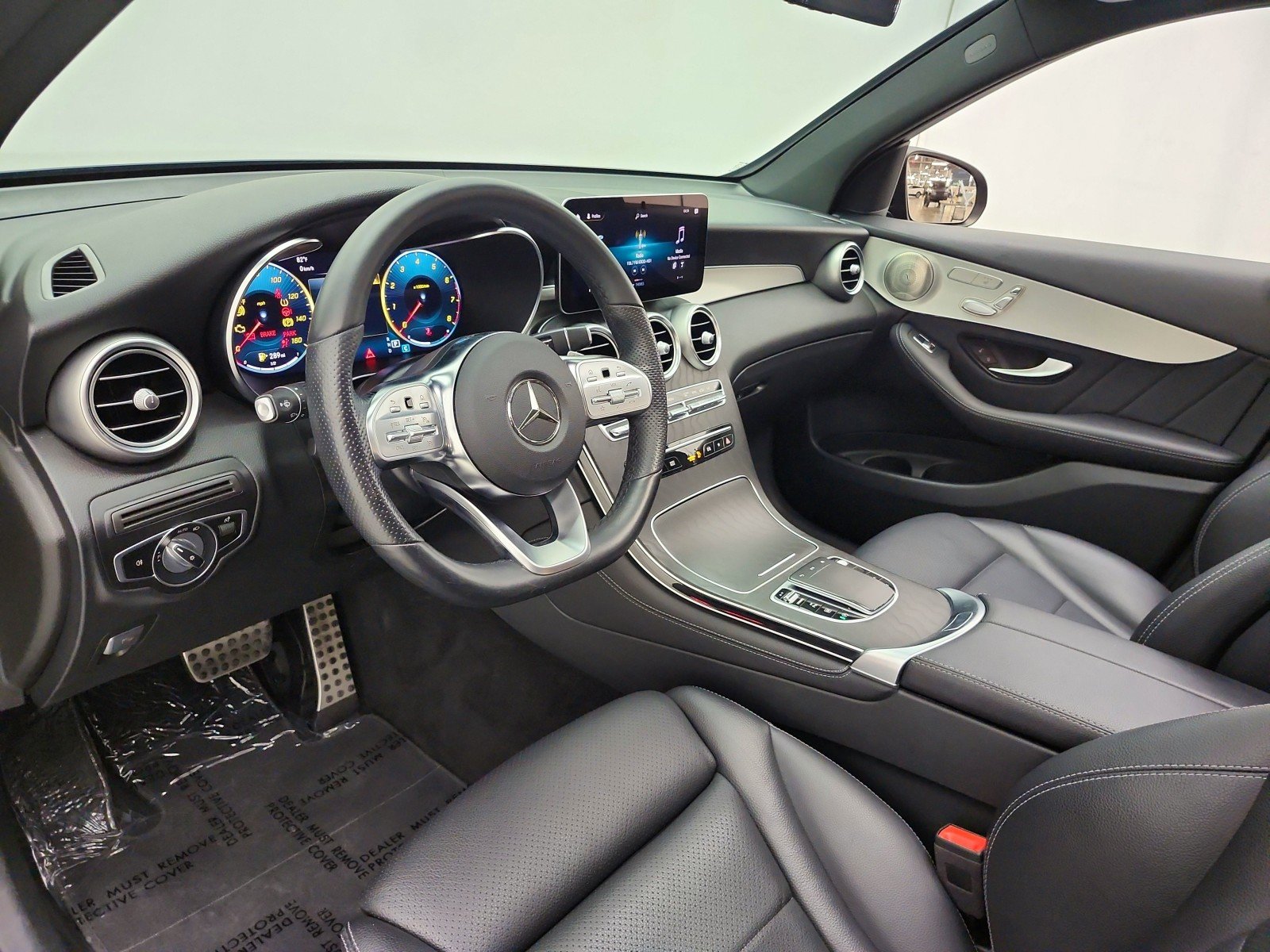 Used 2021 Black Mercedes-Benz GLC 300 SUV image 12