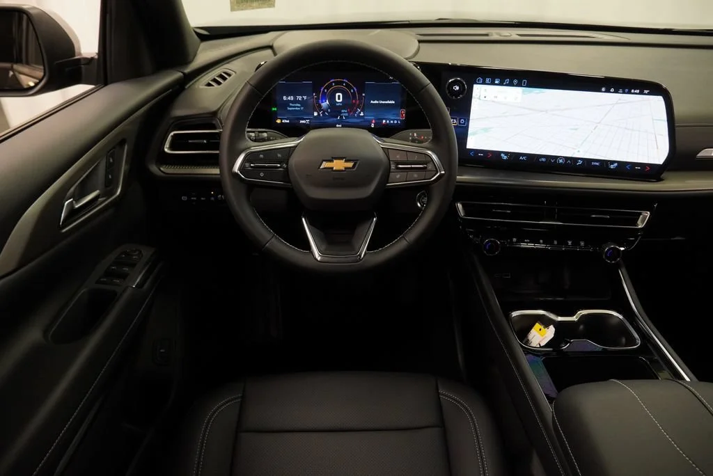 New 2027 Mosaic Black Metallic Chevrolet LT image 14