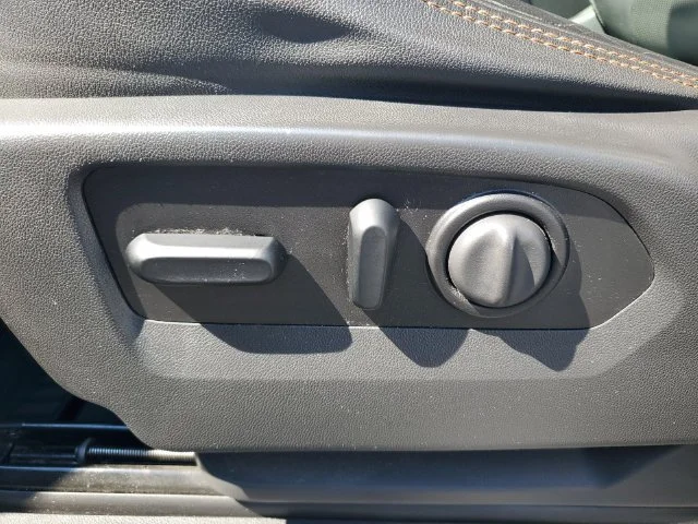 Used 2021 SUMMIT WHITE GMC AT4 image 11