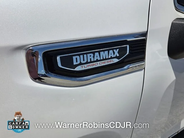 Used 2022 White GMC SLT image 19