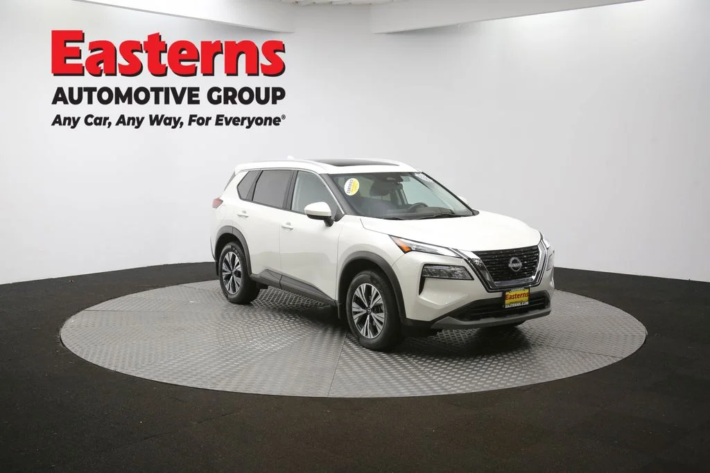 Used 2023 White Nissan SV image 47