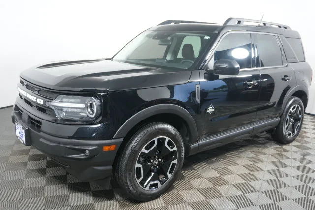 Used 2023 Shadow Black Ford Outer Banks image 7