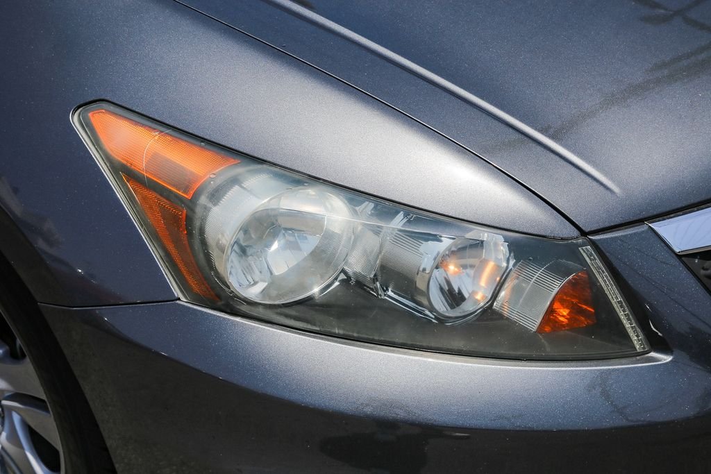 Used 2012 Polished Metal Metallic Honda SE image 10
