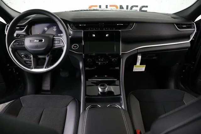 New 2025 Baltic Gray Metallic Clear-Coat Exterior Paint Jeep Altitude X image 27