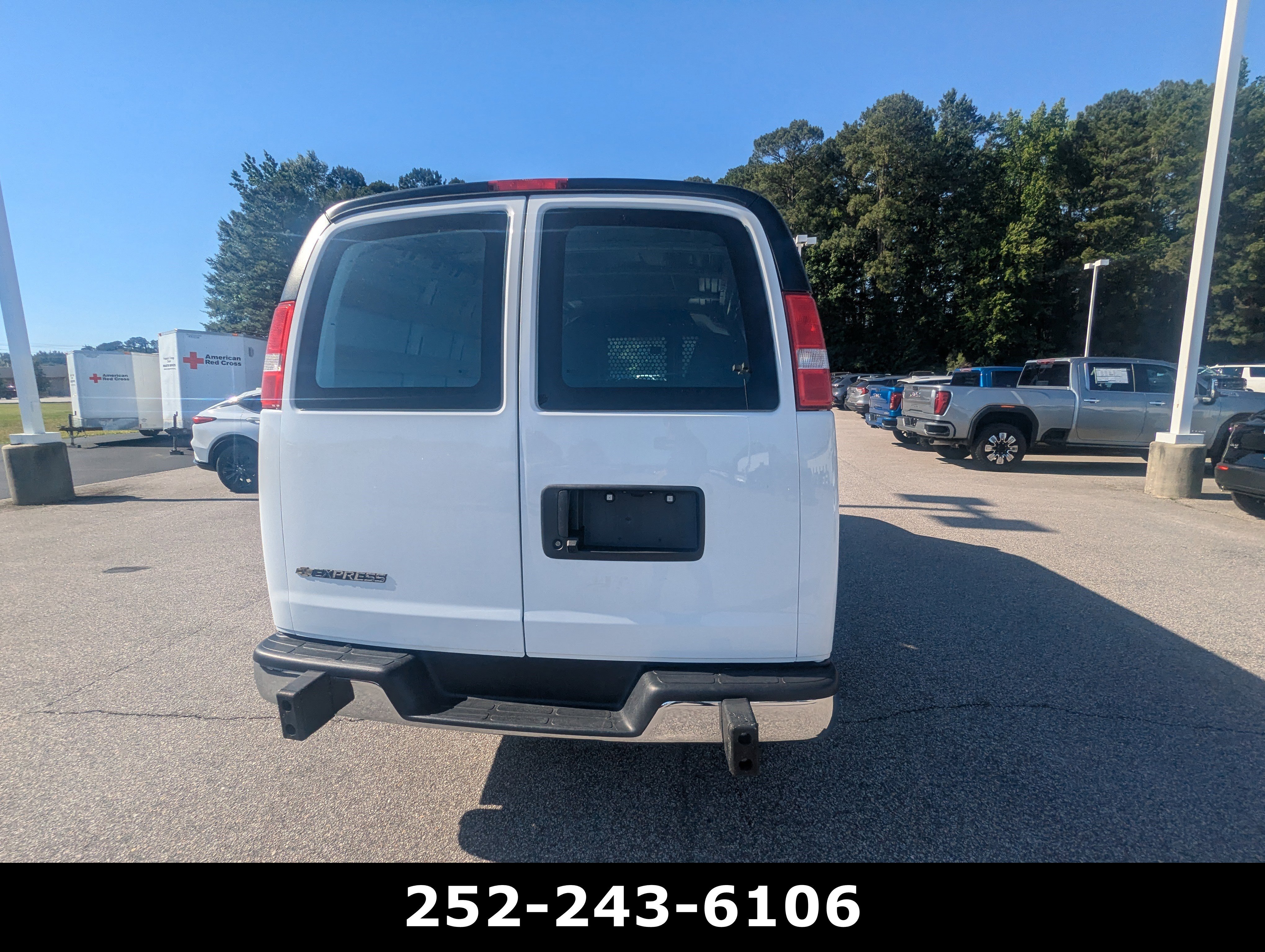 Used 2025 Summit White Chevrolet Work Van image 6