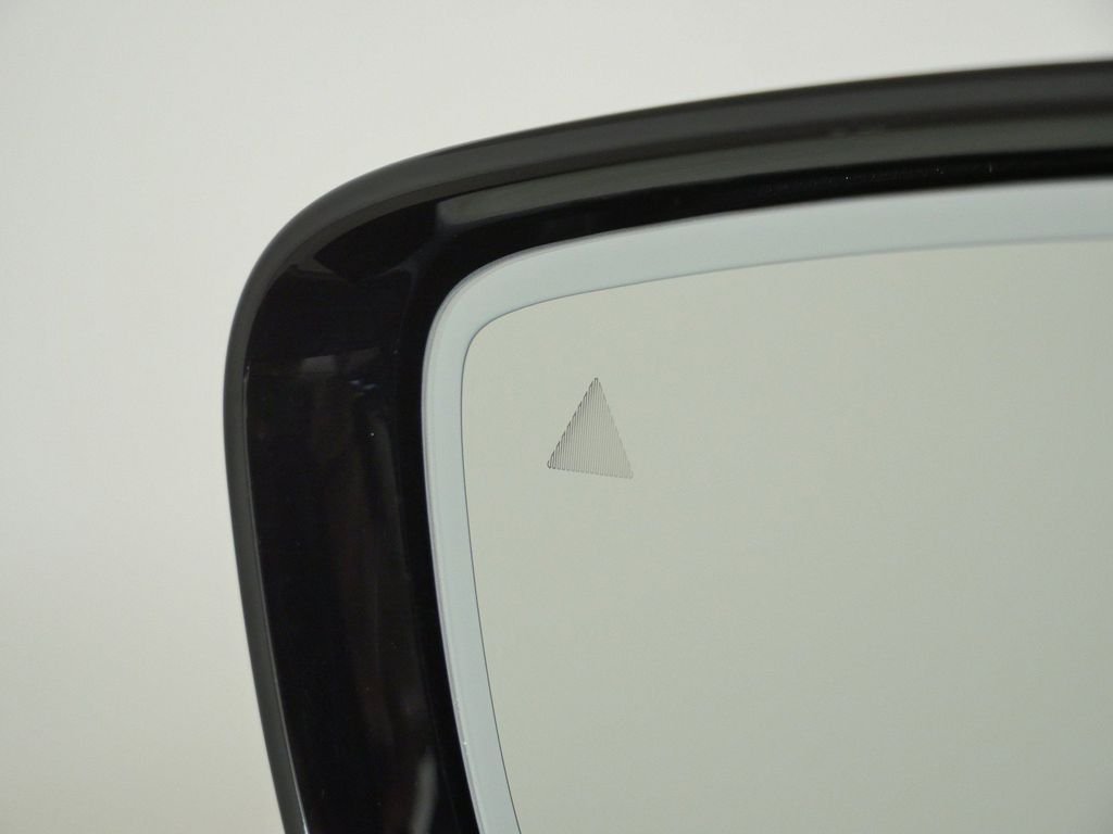 New 2026 Black Sapphire Metallic BMW 330i xDrive image 36