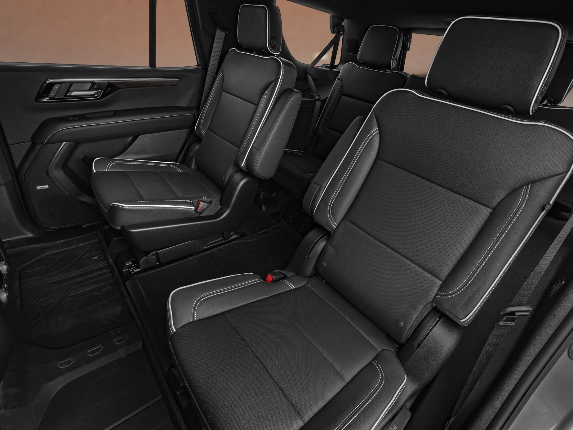New 2026 White Chevrolet 4WD 4dr Premier image 9