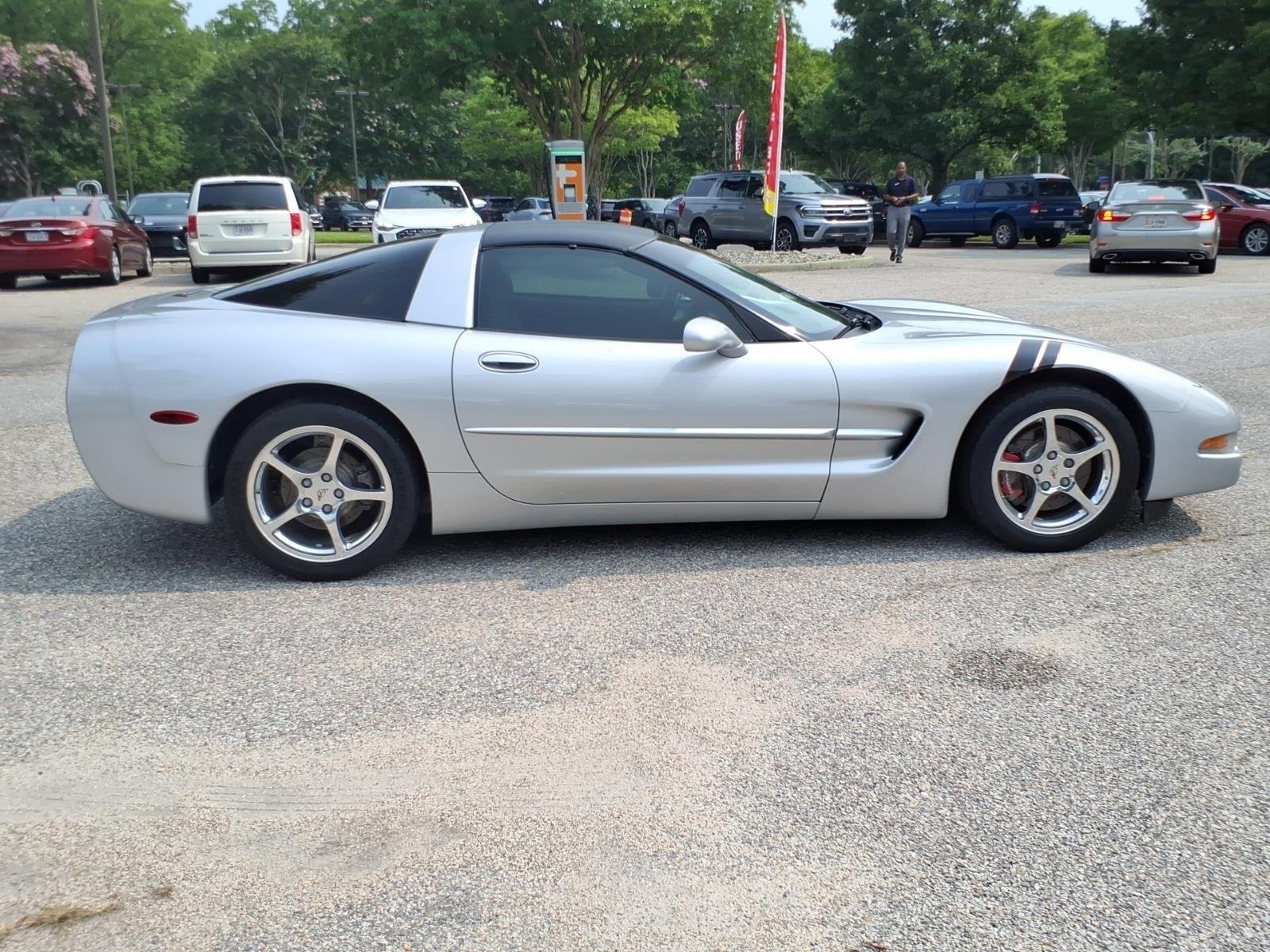 Used 2001 Quicksilver Metallic Chevrolet  image 8