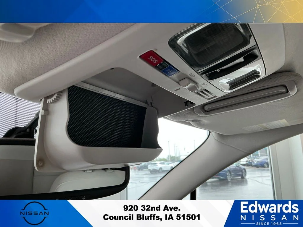 Used 2016 Silver Subaru 2.5i Premium image 31