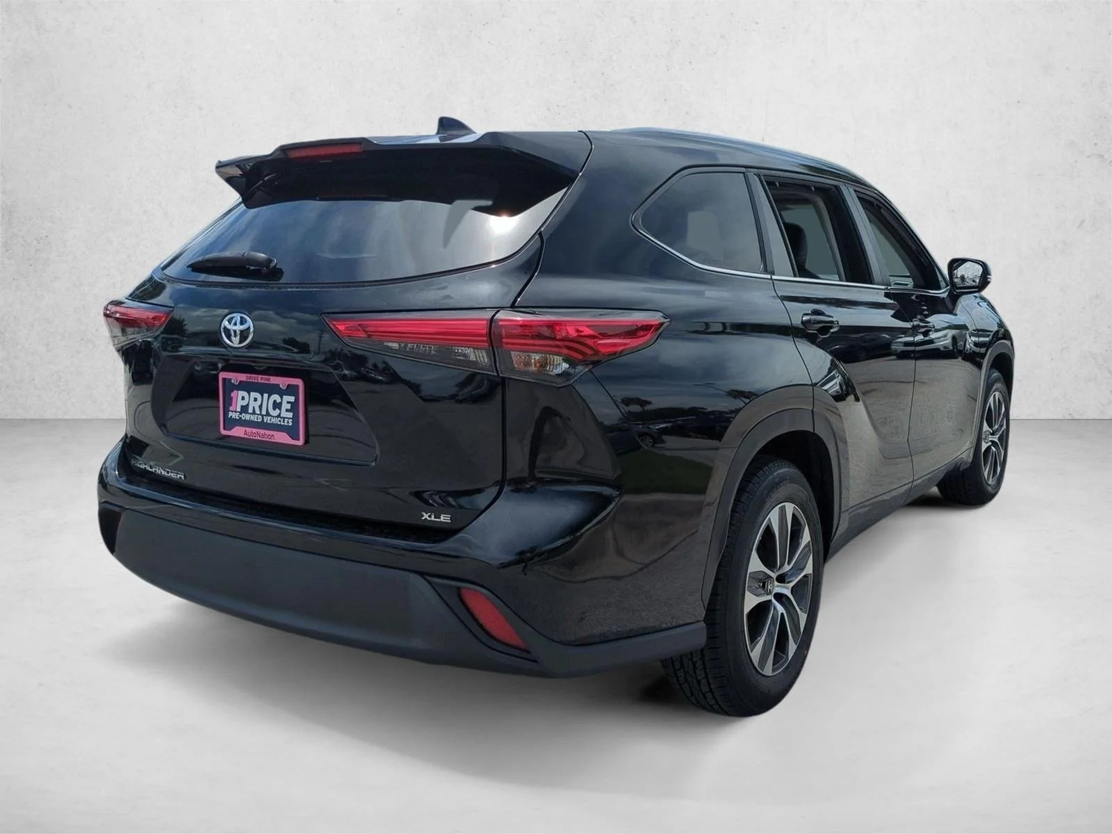 Used 2023 Midnight Black Metallic Toyota XLE image 5