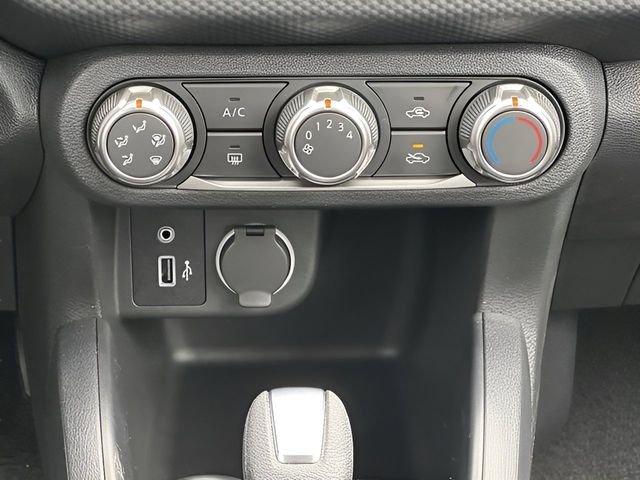 2025 Nissan KICKS PLAY Base - Photo 14