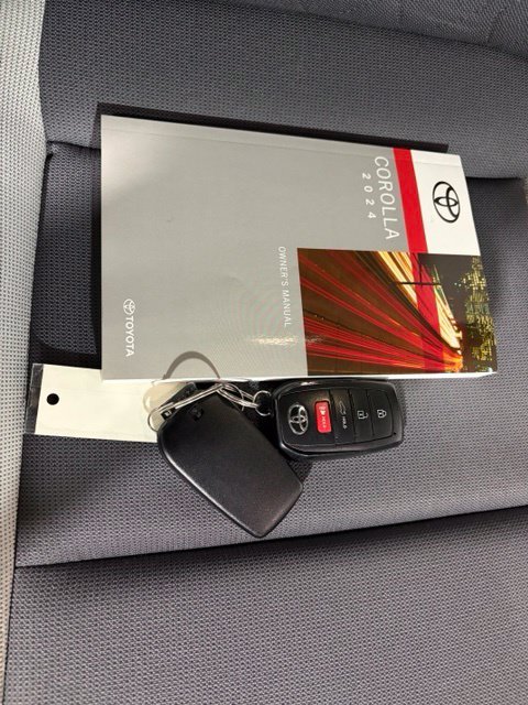 Used 2024  Toyota LE image 9