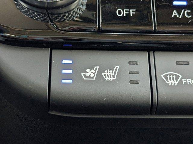 2025 Hyundai Elantra Limited - Photo 54