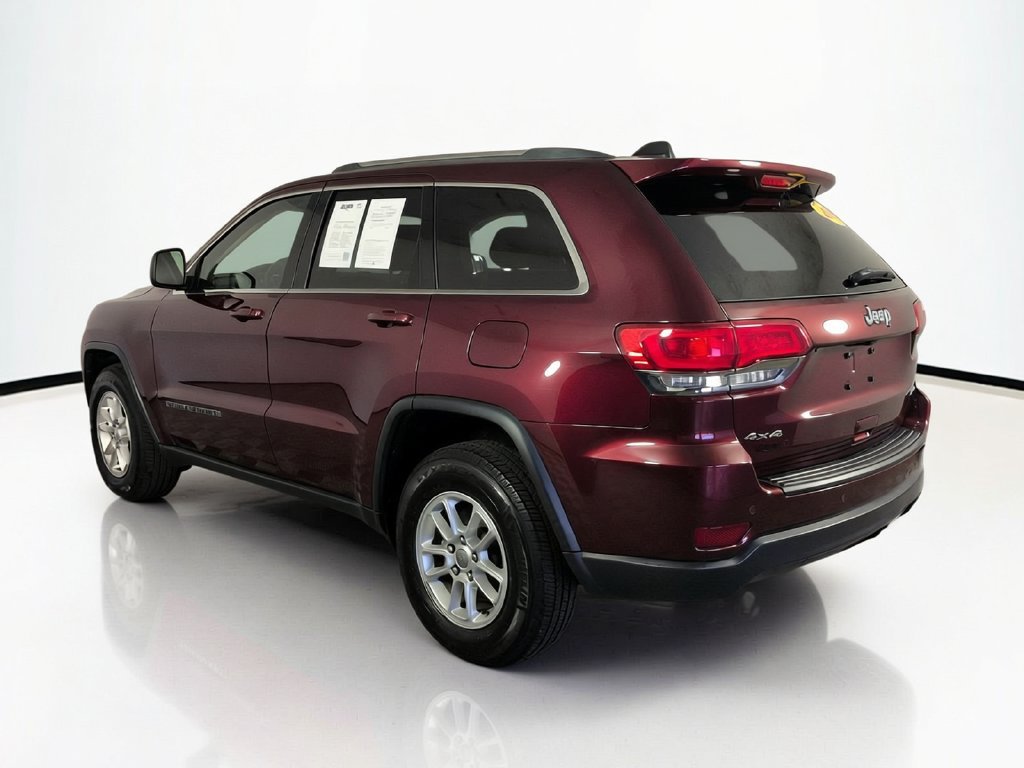 Used 2018 Red Jeep Laredo E image 9