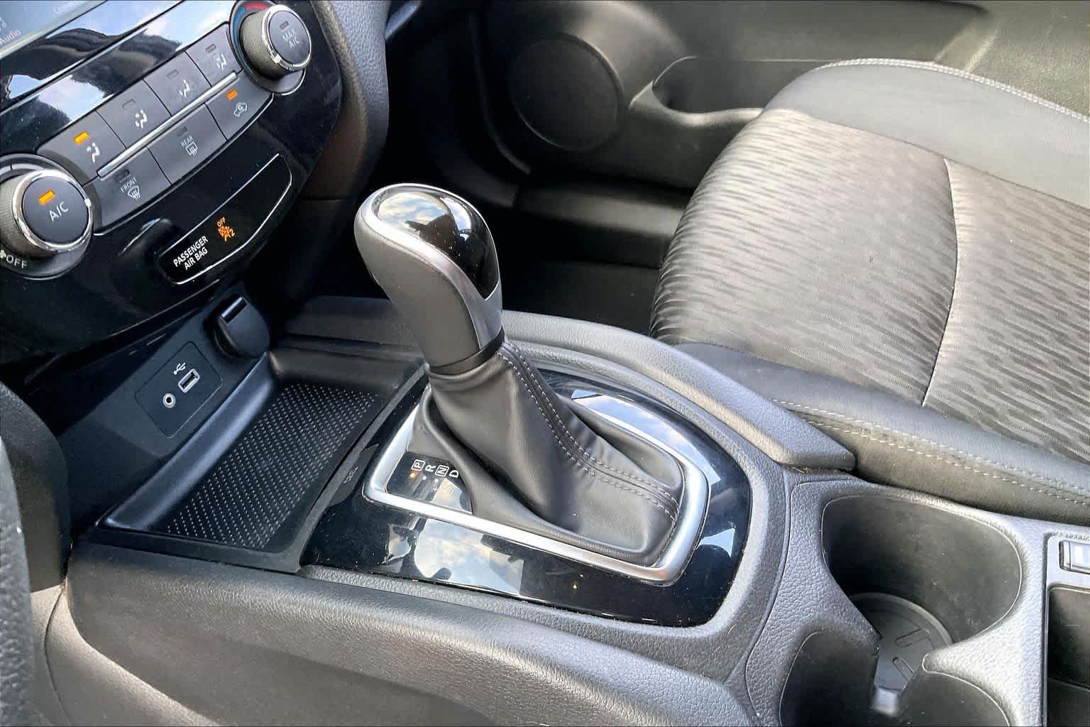 Used 2019 Magnetic Black Pearl Nissan S image 15