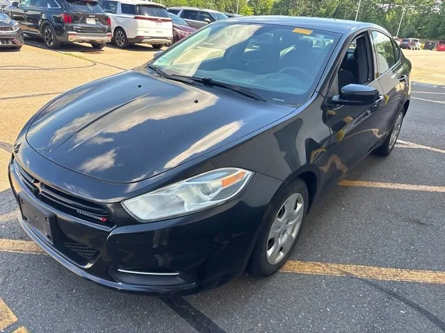 Used 2015 Pitch Black Clearcoat Dodge SE image 3