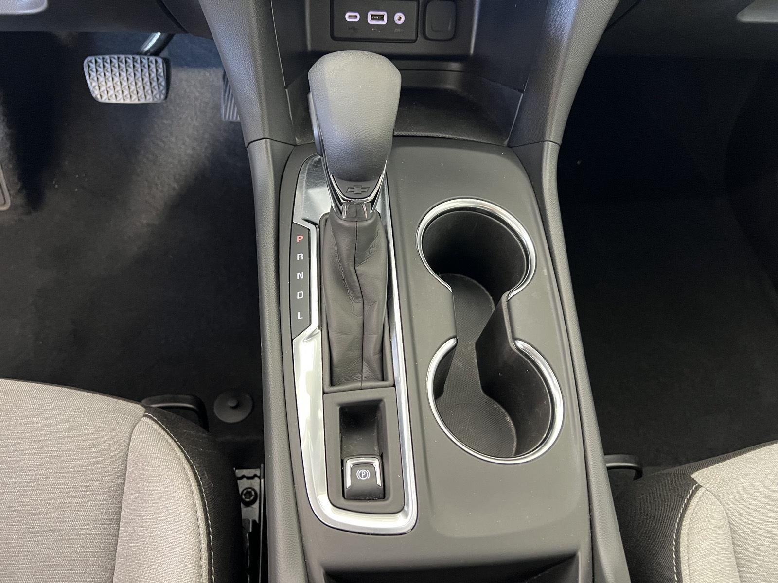 Used 2024 Summit White Chevrolet LS image 17