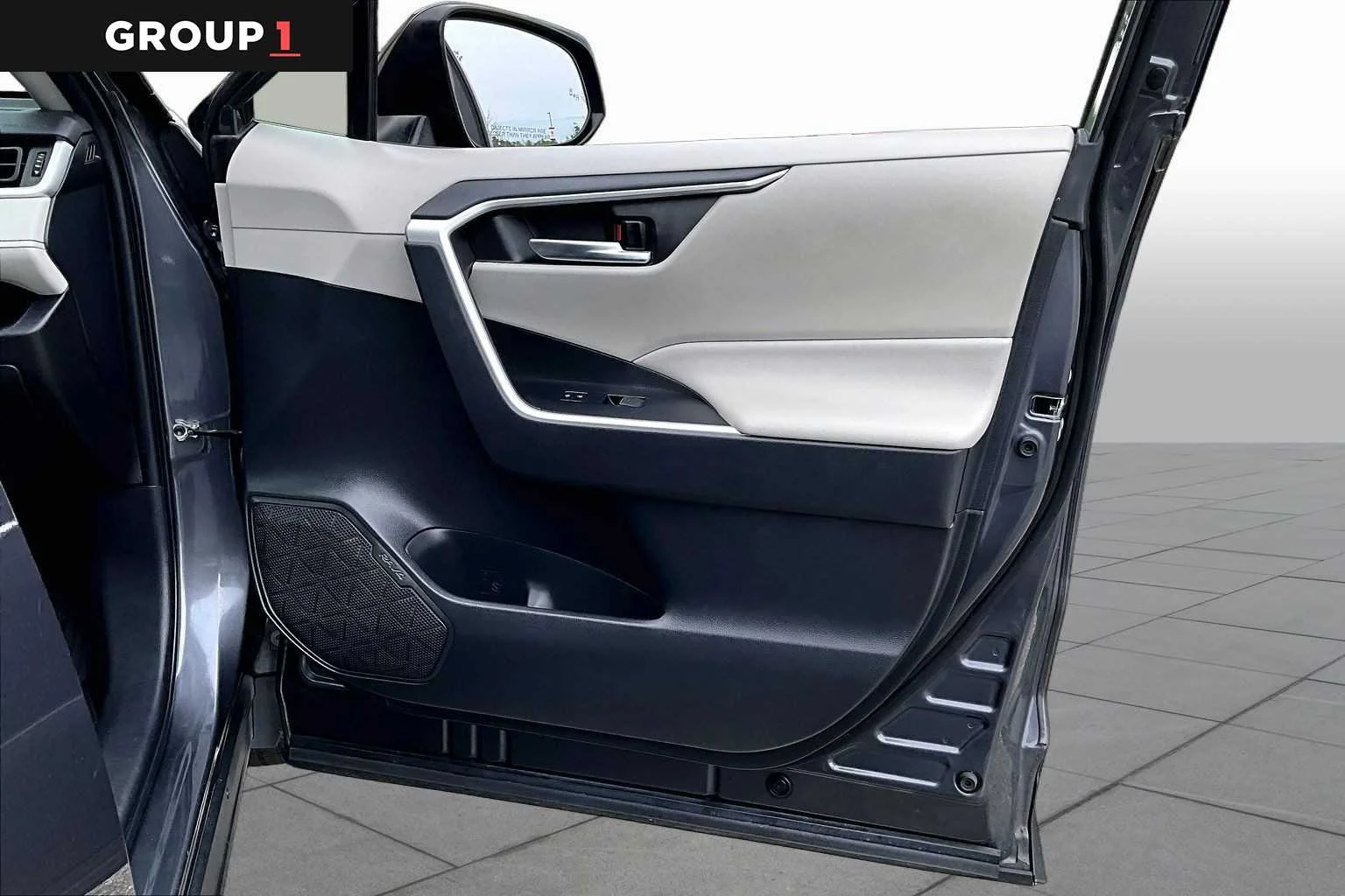 Used 2022 Magnetic Gray Metallic Toyota Hybrid XLE image 23