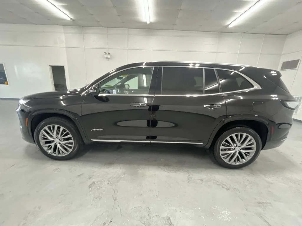 Used 2026 Ebony Twilight Metallic Buick Avenir image 5
