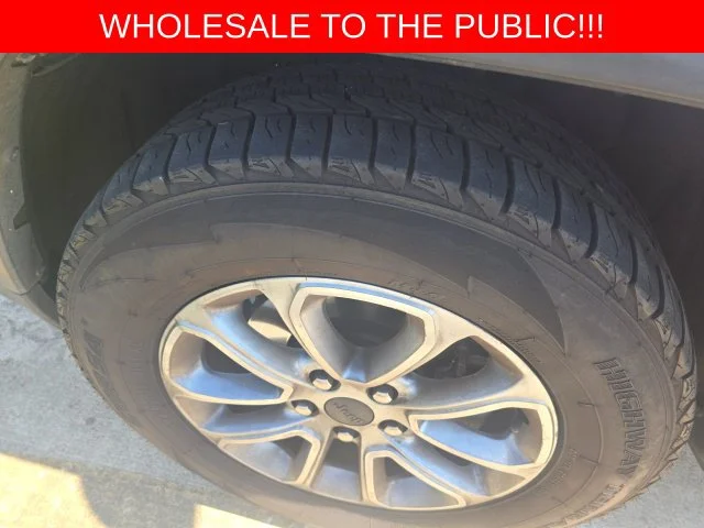 Used 2016 Red Jeep Limited image 3