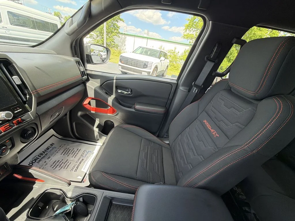 Used 2025 White Nissan PRO-4X image 13