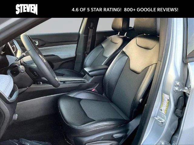 Used 2024 Silver Jeep Latitude image 24