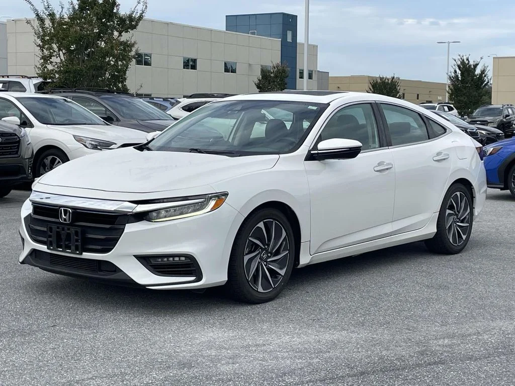 Used 2019 White Orchid Pearl Honda Touring image 23