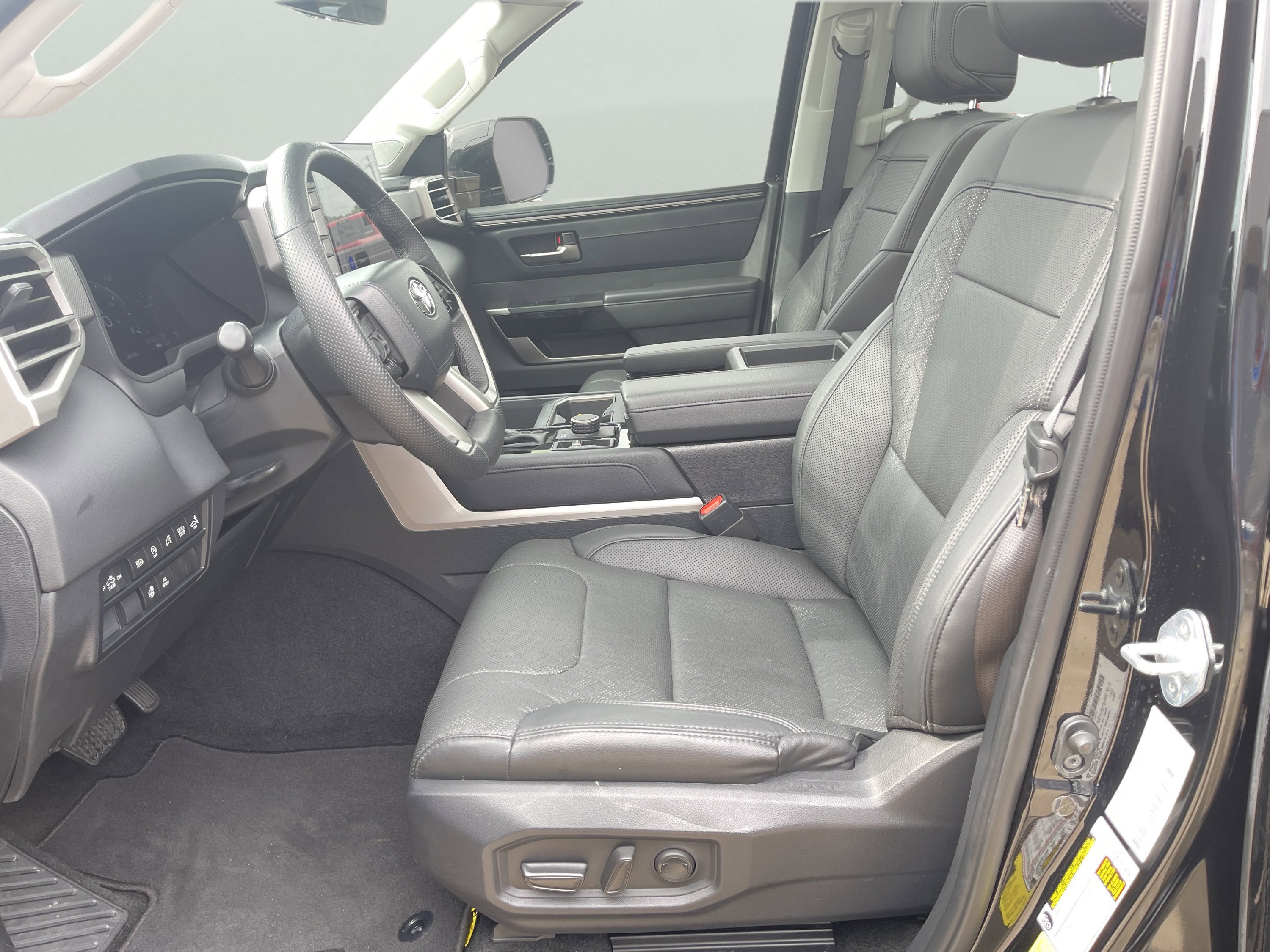 2024 Toyota Tundra Limited - Photo 11