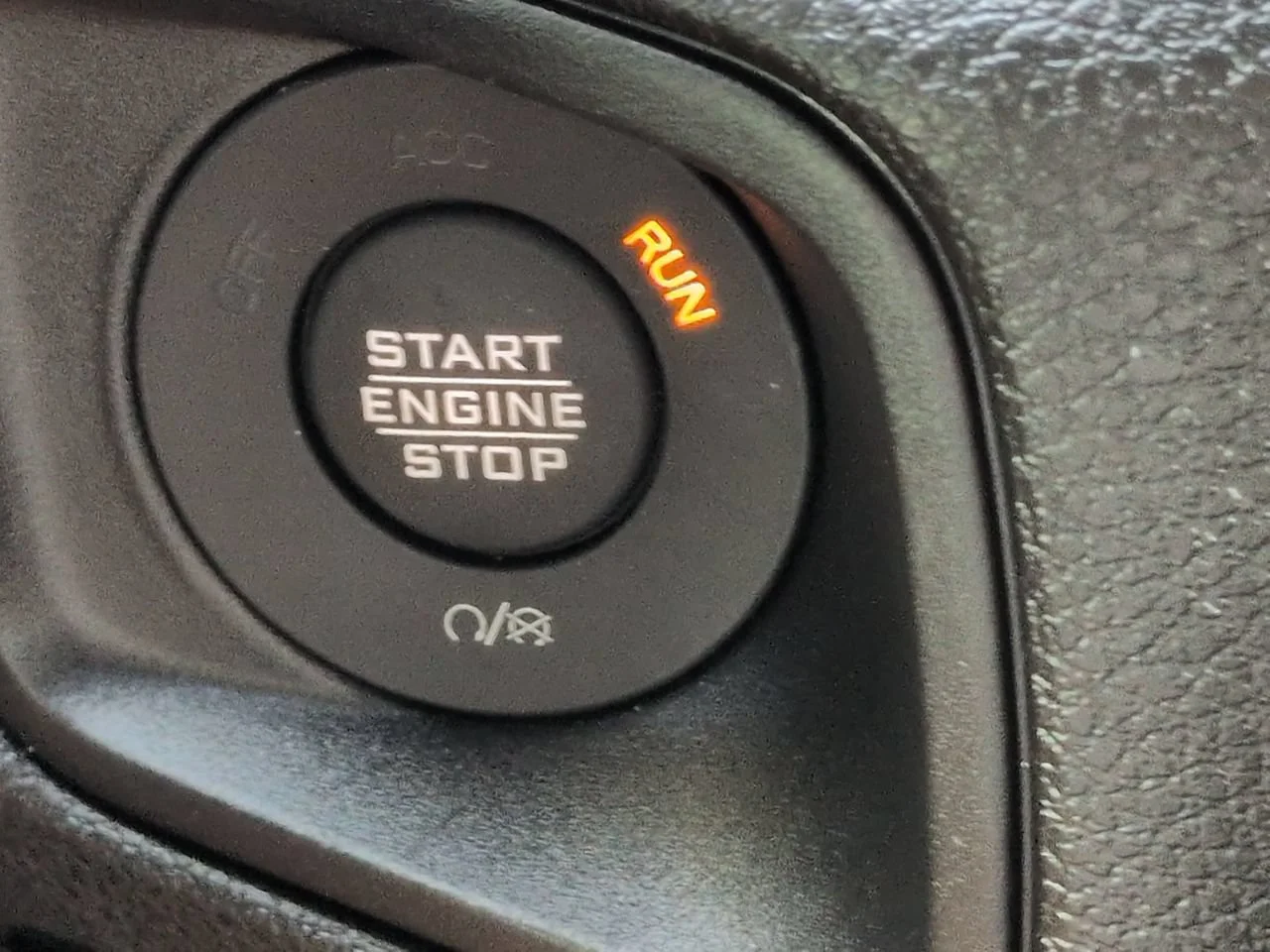 Used 2025 Anvil Clearcoat Jeep Sport S image 26