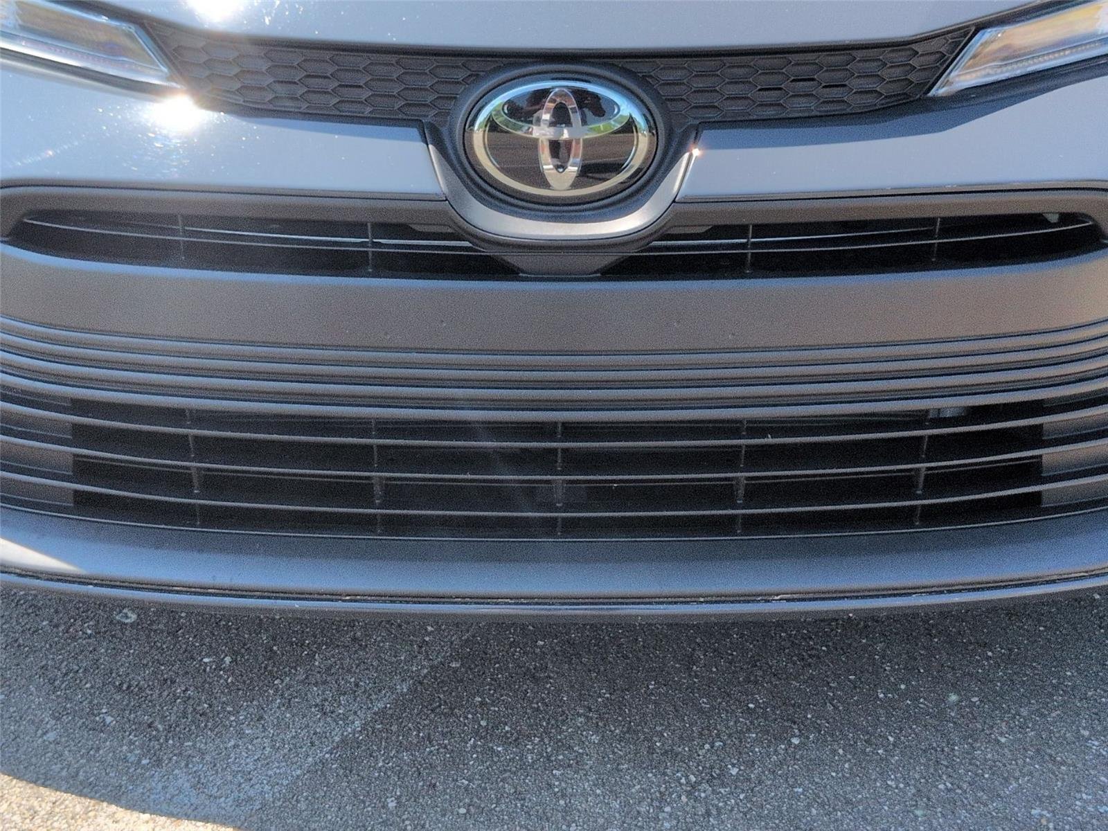 Used 2025 Underground Toyota LE image 14
