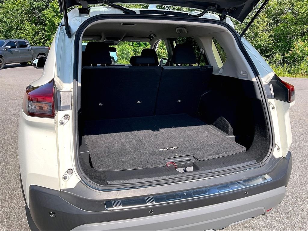 Used 2023 Pearl White Tricoat Nissan SV image 35