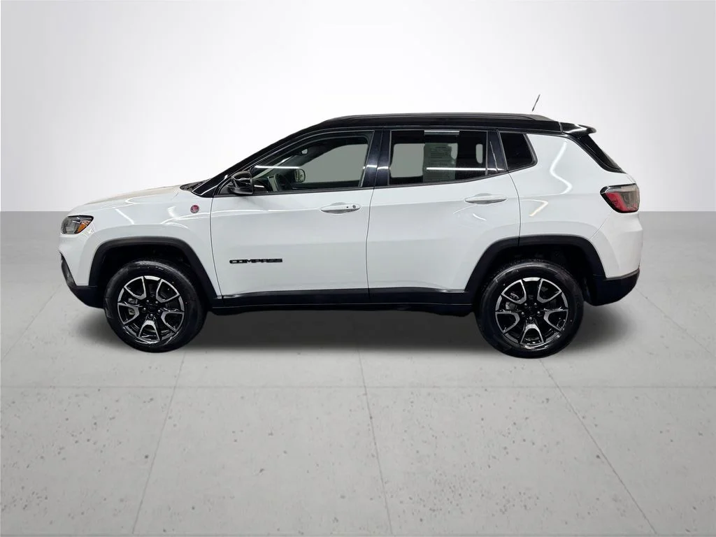 Used 2024 White Jeep Trailhawk image 3
