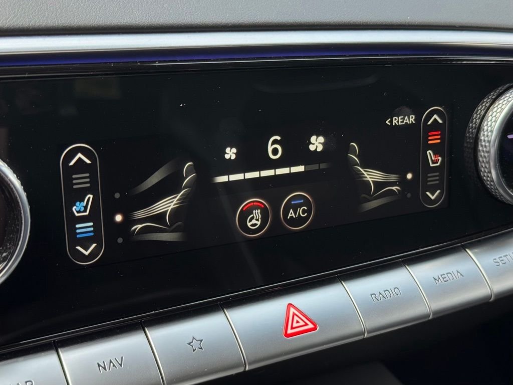 2023 GENESIS GV70 Standard - Photo 42