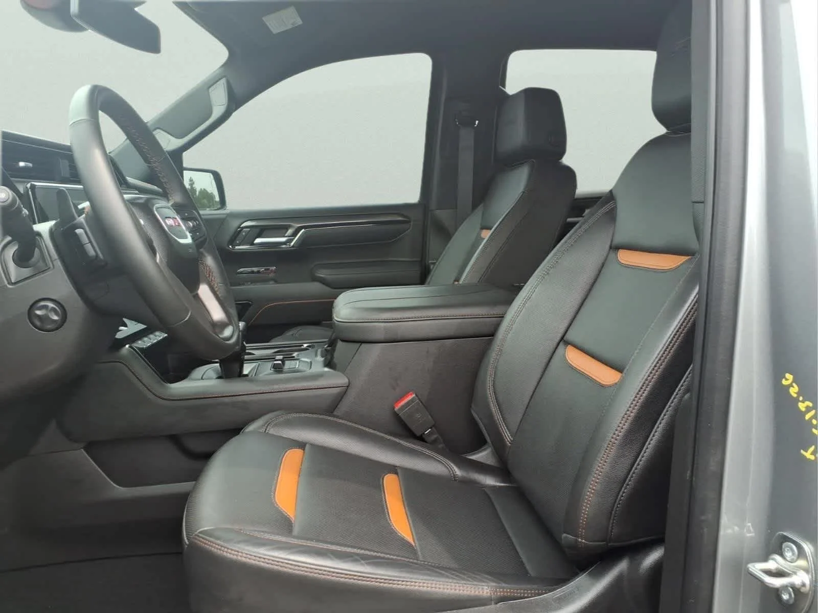 Used 2025 Sterling Metallic GMC AT4 image 15