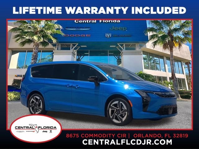 2027 Chrysler Pacifica Limited's photo