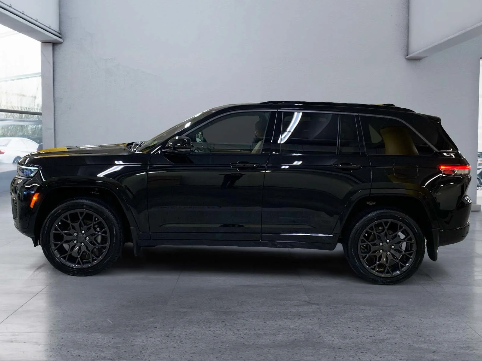 New 2026 Diamond Black Crystal Pearl Jeep Summit image 2