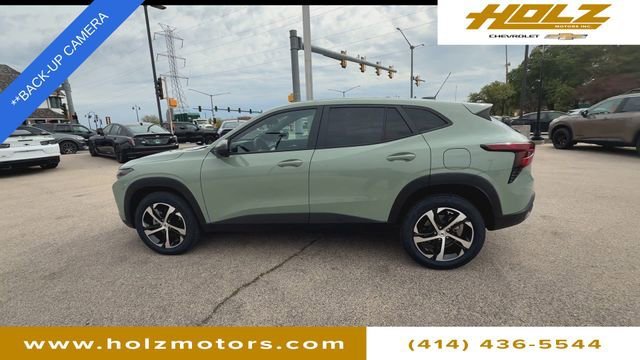 Certified Used 2024 Cacti Green Chevrolet 1RS image 5