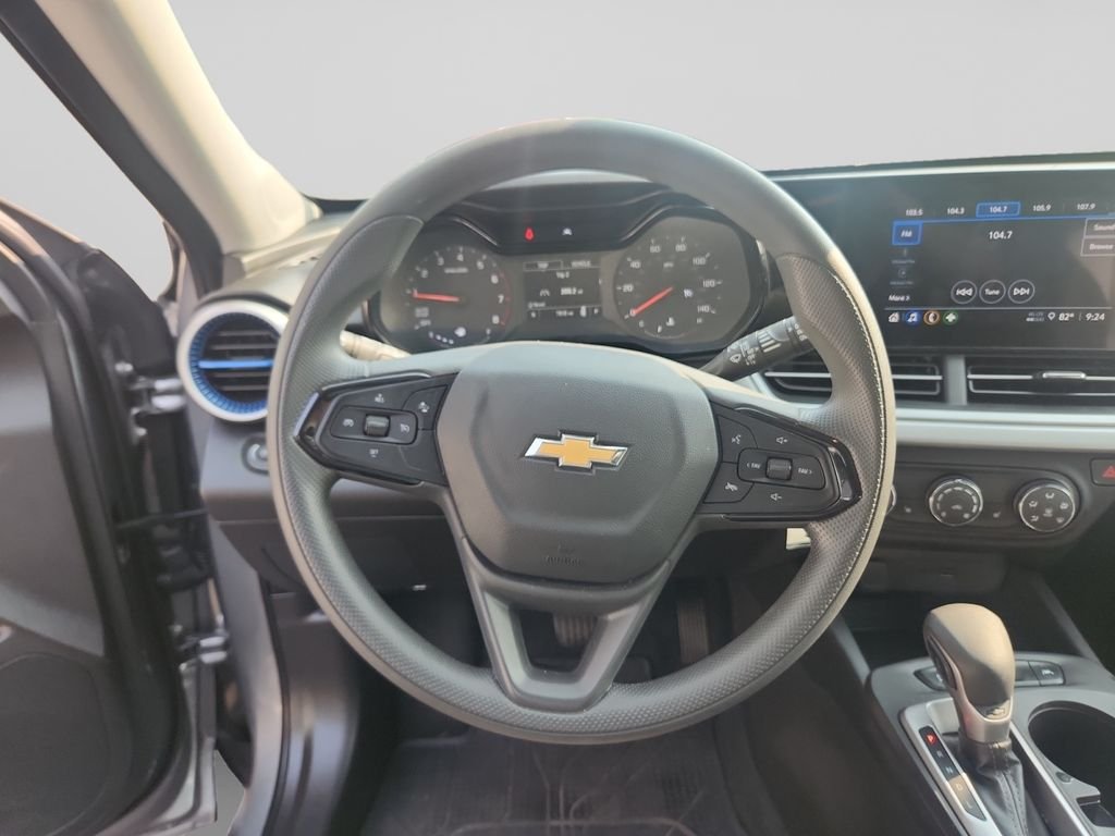 Used 2025 Gray Chevrolet LS image 13