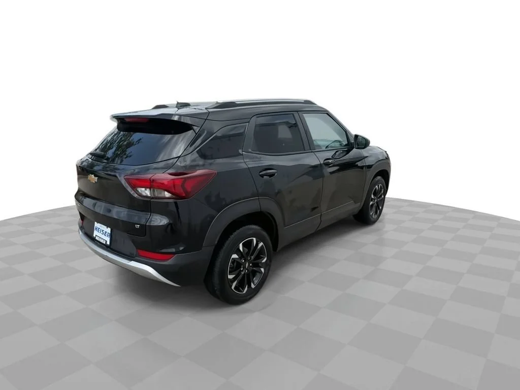 Used 2023 MOSAIC BLACK METALLIC Chevrolet LT image 8