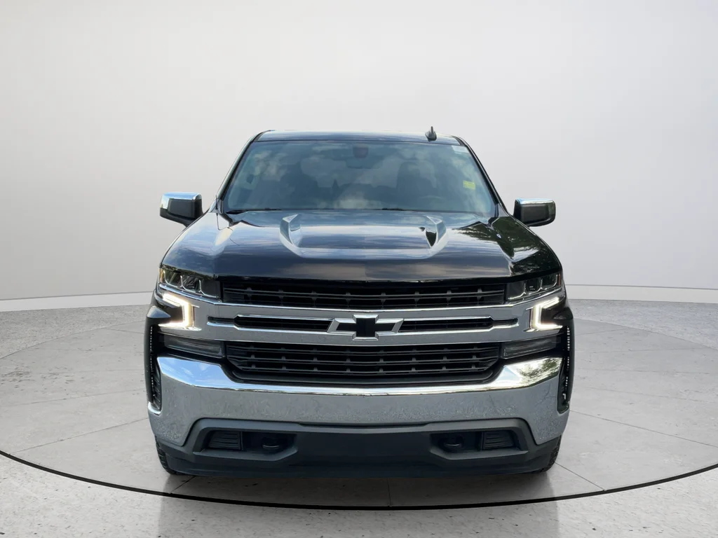 Used 2021 Black Chevrolet LT image 4