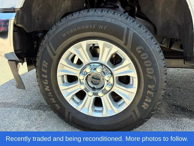 Used 2022 Oxford White Ford XLT image 5
